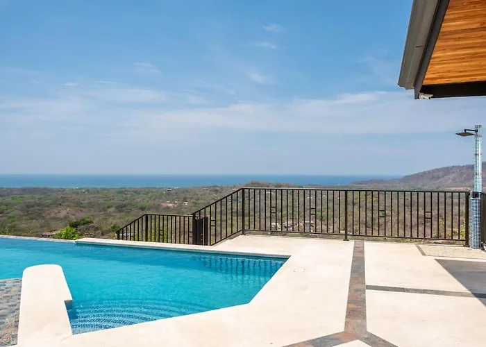 Luxurious Mountaintop Retreat With Ocean Views Сasa de vacaciones *