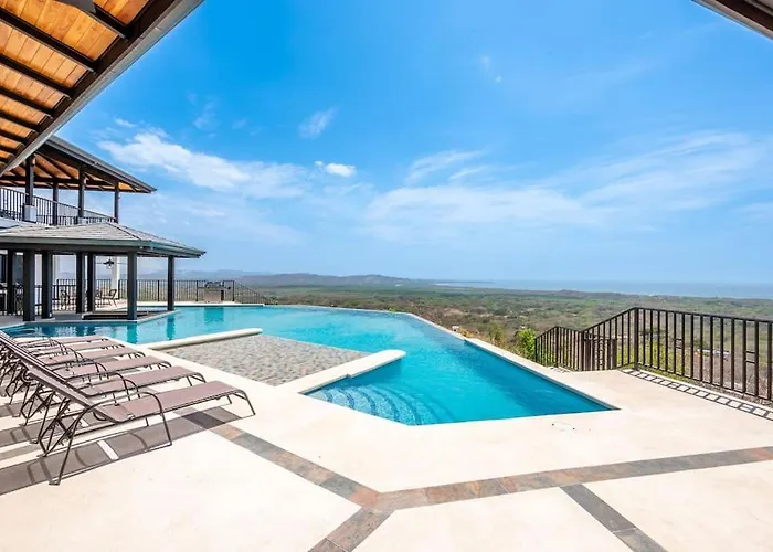 Сasa de vacaciones Luxurious Mountaintop Retreat With Ocean Views Matapalo (Santa Cruz)