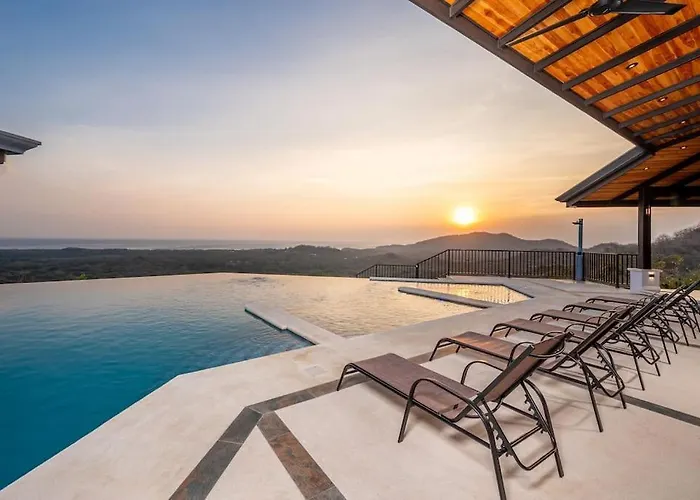 Luxurious Mountaintop Retreat With Ocean Views * Matapalo (Santa Cruz)