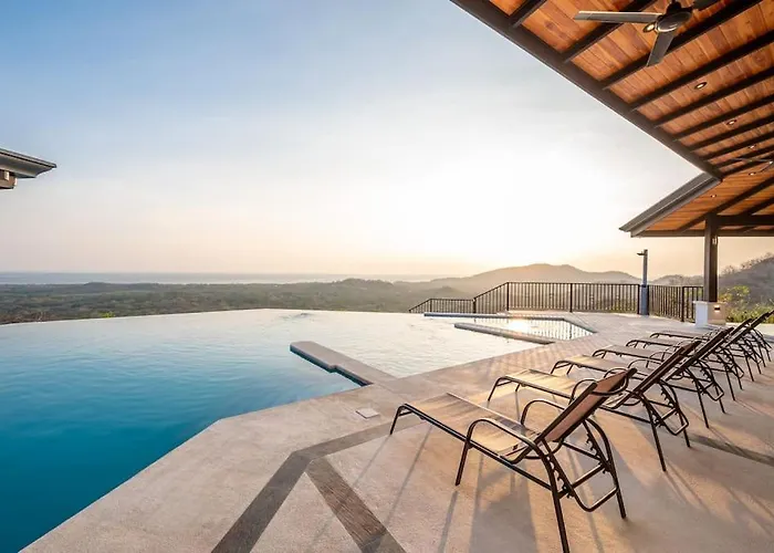 Luxurious Mountaintop Retreat With Ocean Views Matapalo (Santa Cruz)
